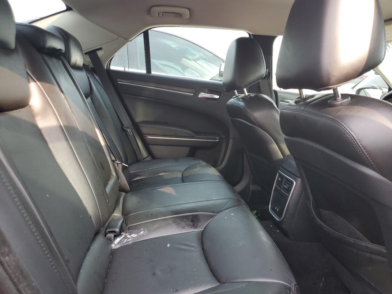 2C3CCAAG2MH680138 2021 Chrysler 300 Touring