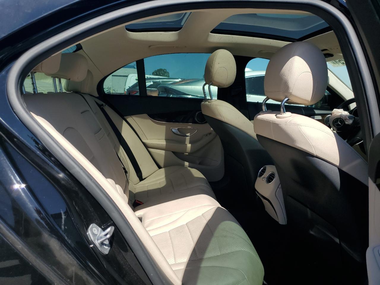 WDDWF4JB8JR410631 2018 Mercedes-Benz C 300