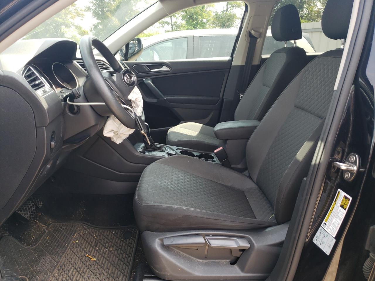 3VV0B7AX3JM021777 2018 Volkswagen Tiguan S