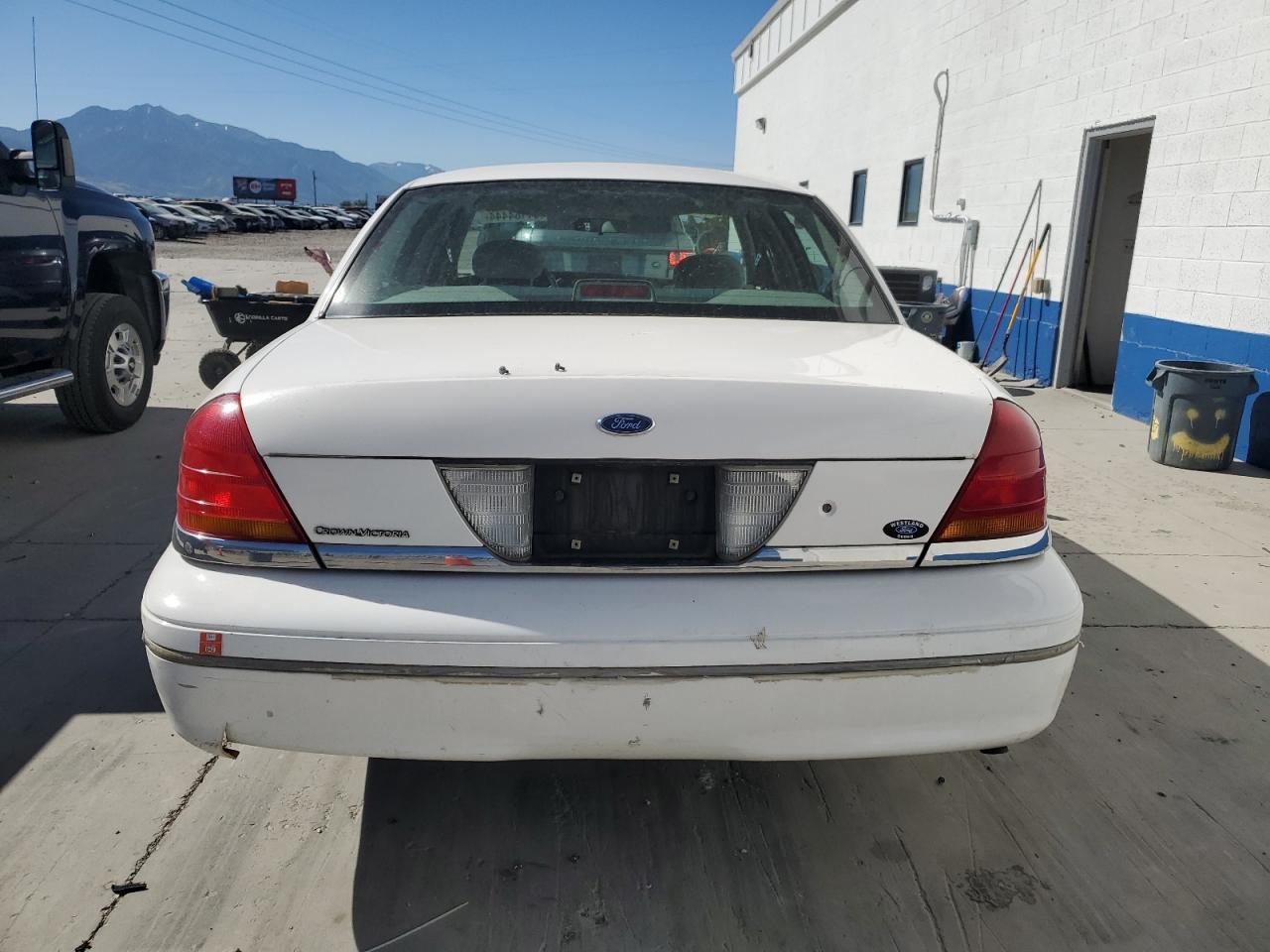 2FAFP73W2XX102514 1999 Ford Crown Victoria