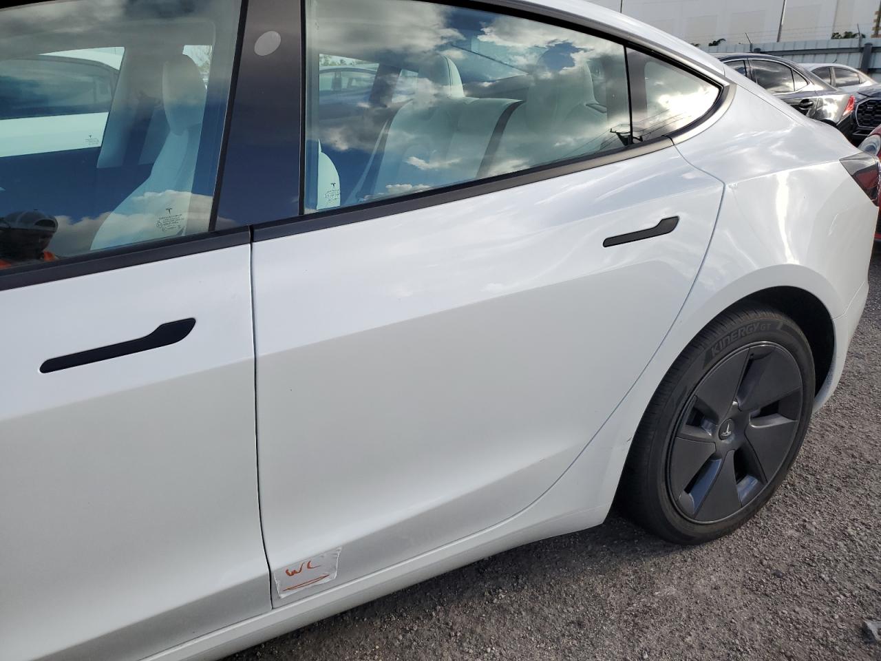 5YJ3E1EA7PF571700 2023 Tesla Model 3