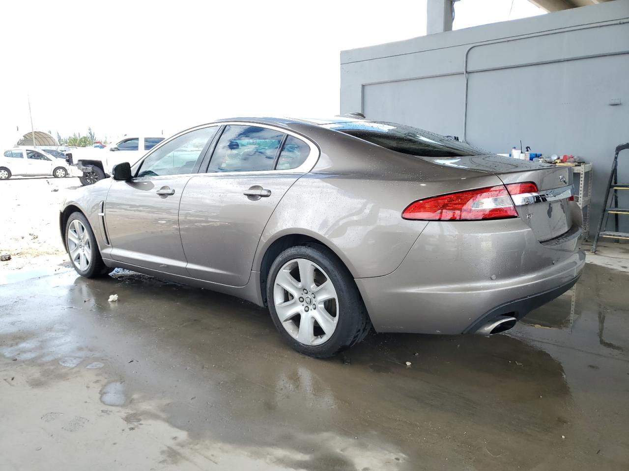 SAJWA0FA4AHR66217 2010 Jaguar Xf Luxury