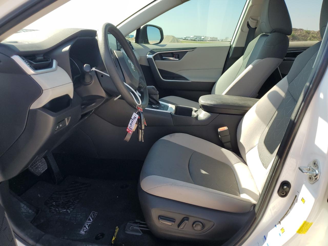 4T3RWRFV3NU063593 2022 Toyota Rav4 Xle