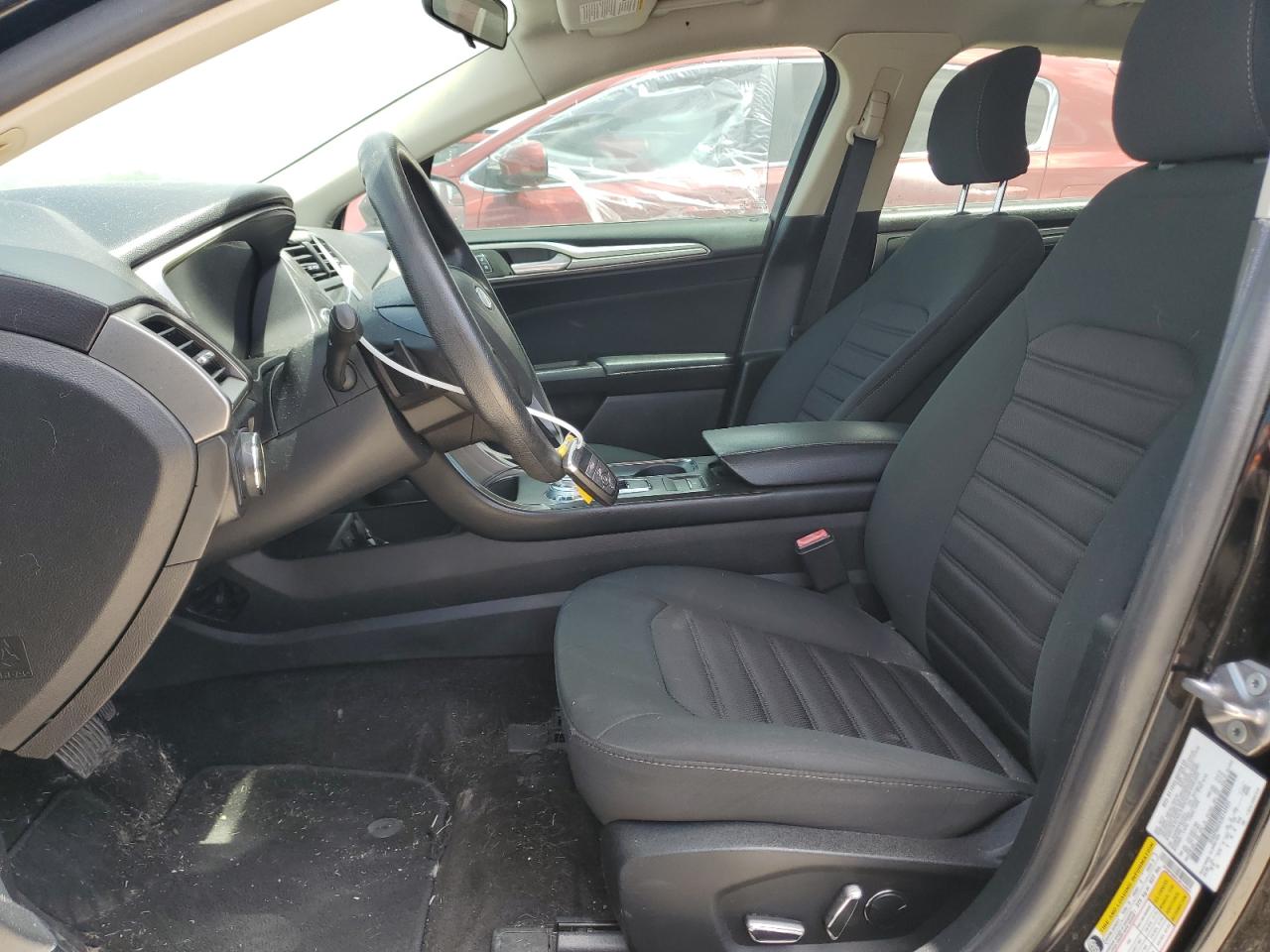 3FA6P0HDXJR144921 2018 Ford Fusion Se