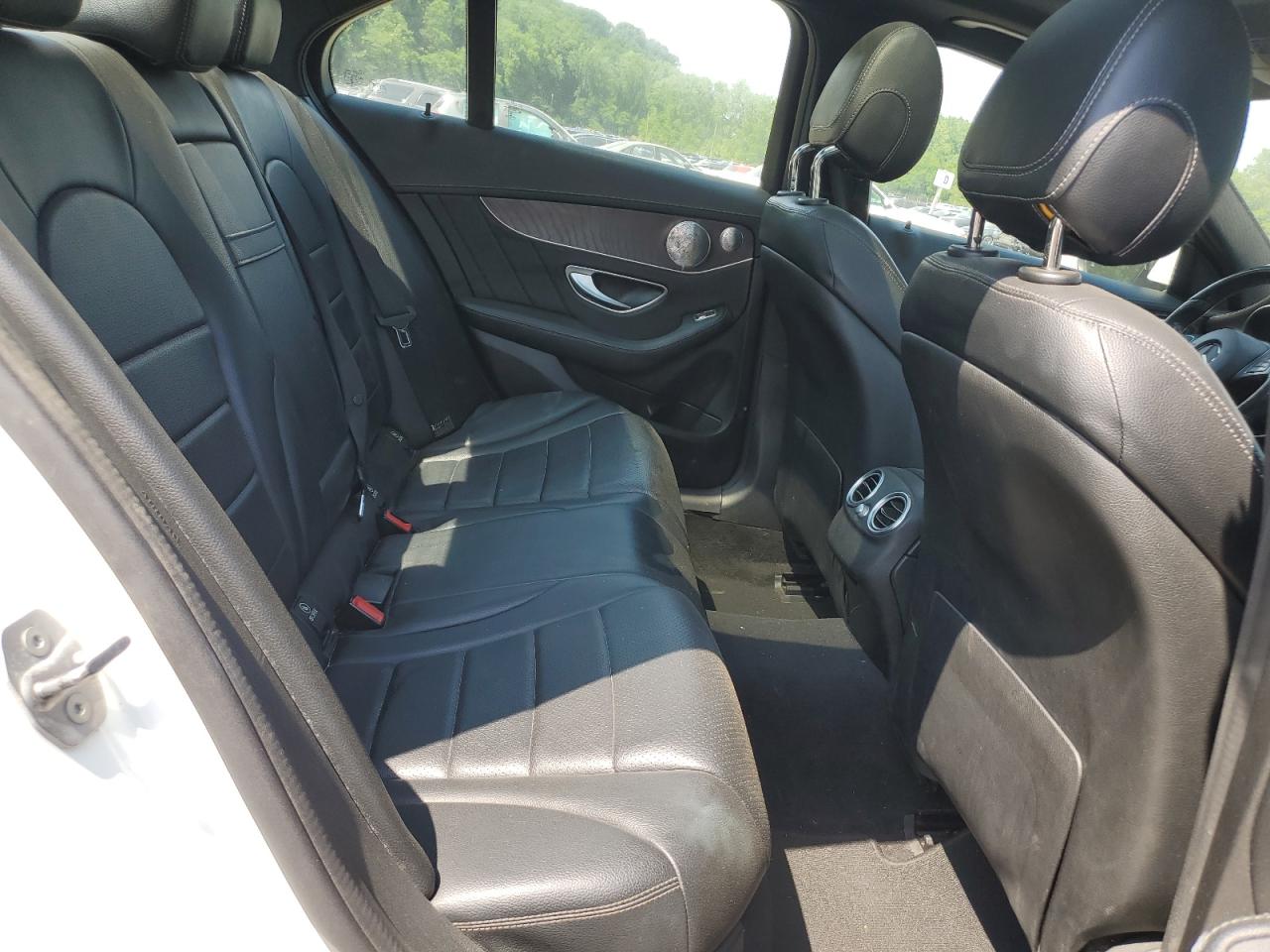 55SWF4KB8GU168543 2016 Mercedes-Benz C 300 4Matic