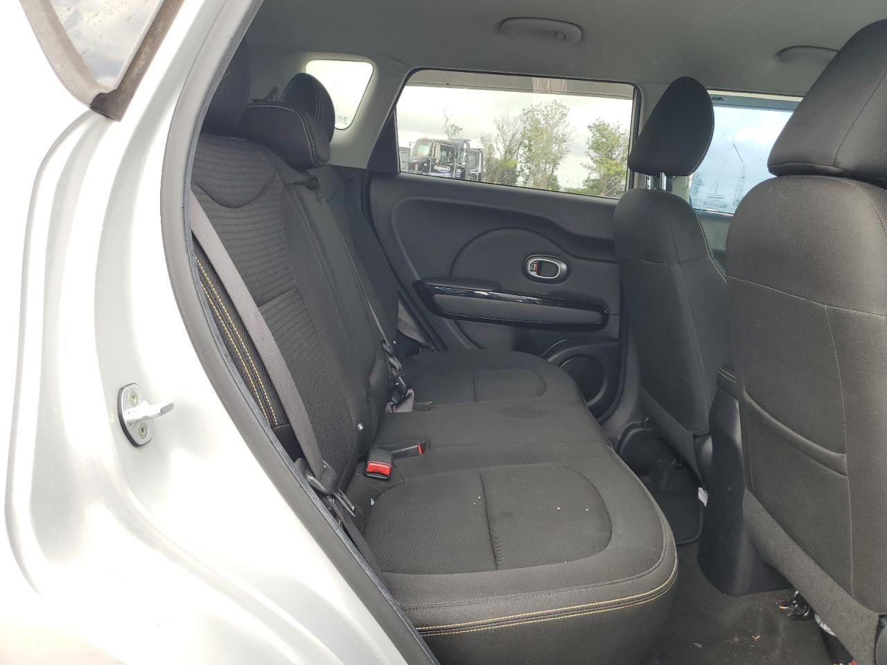 KNDJP3A54F7769919 2015 Kia Soul +