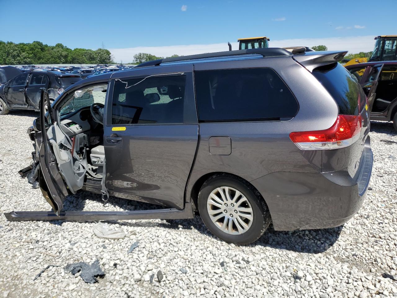 2012 Toyota Sienna Xle vin: 5TDYK3DC9CS215882