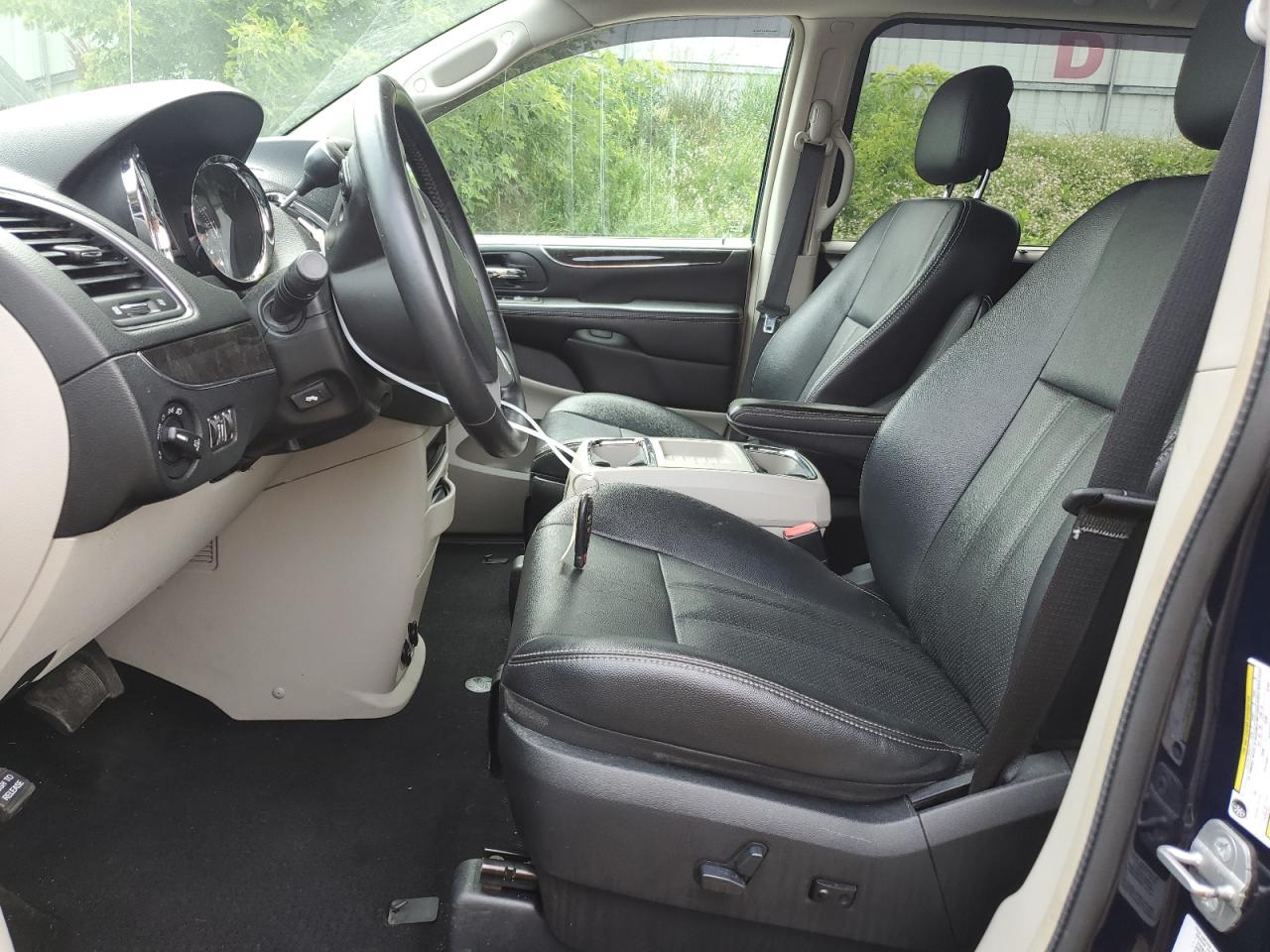 2C4RC1CG2ER231735 2014 Chrysler Town & Country Touring L