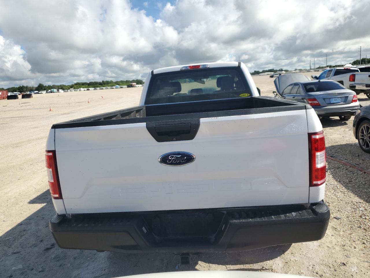 2018 Ford F150 Super Cab vin: 1FTFX1E52JKD29367