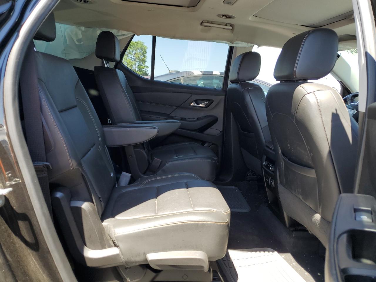 1GNEVHKW7KJ303515 2019 Chevrolet Traverse Lt