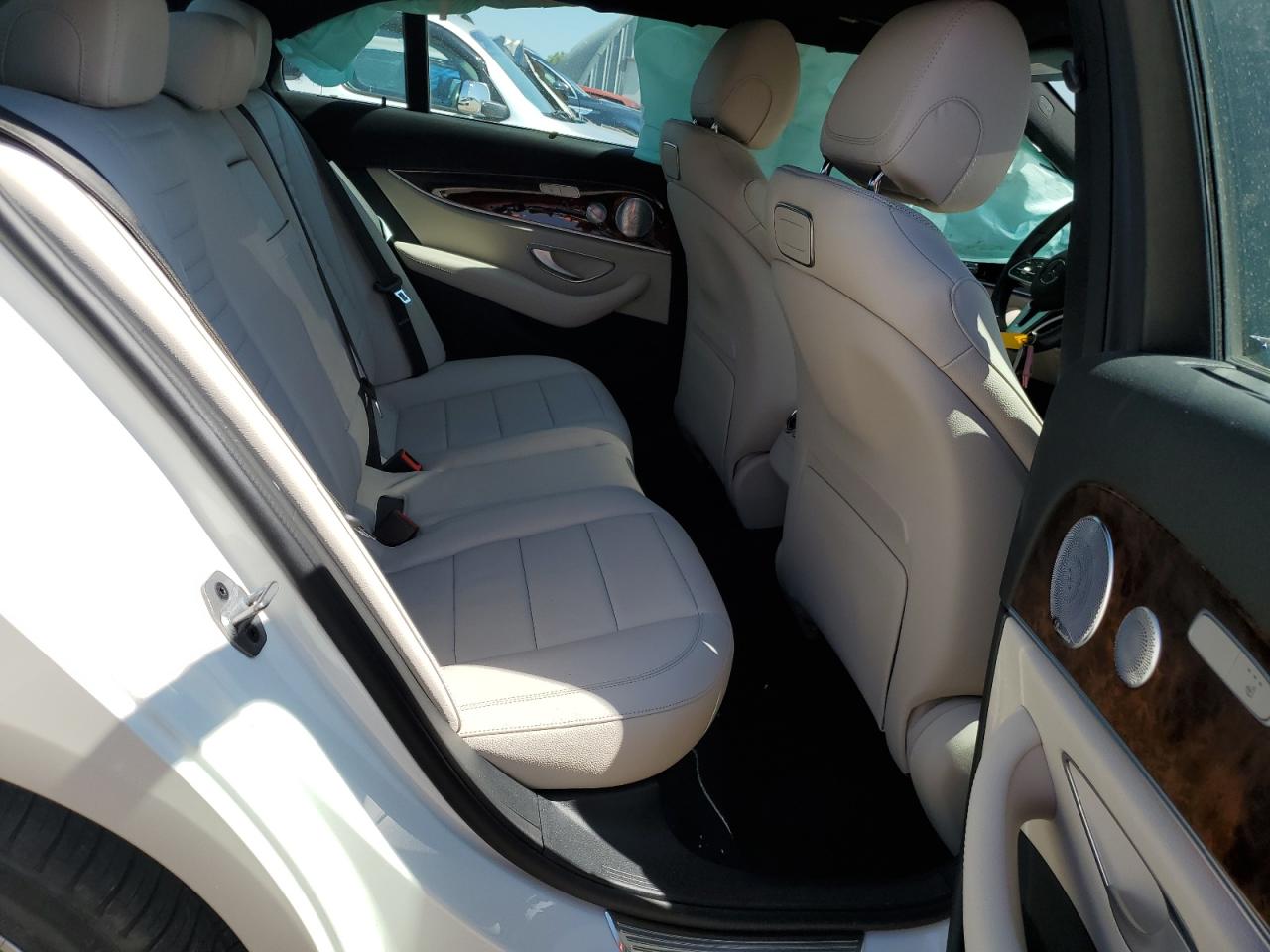 WDDZF4KB5KA556576 2019 Mercedes-Benz E 300 4Matic