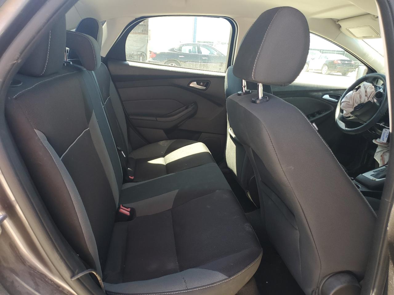 1FADP3F2XEL460205 2014 Ford Focus Se