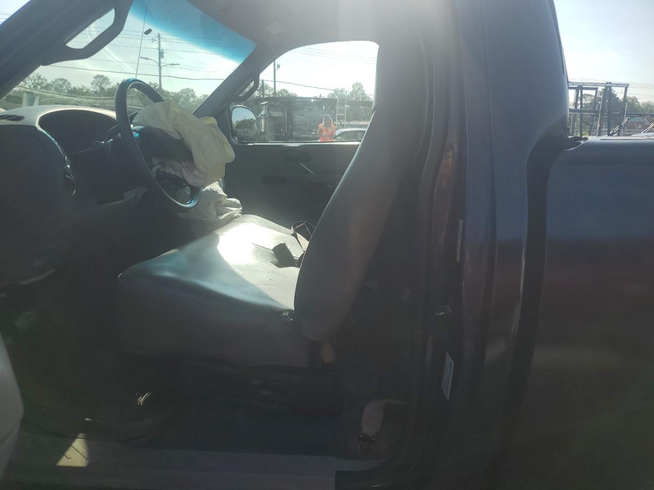 1FTRF17W2YNA88764 2000 Ford F150