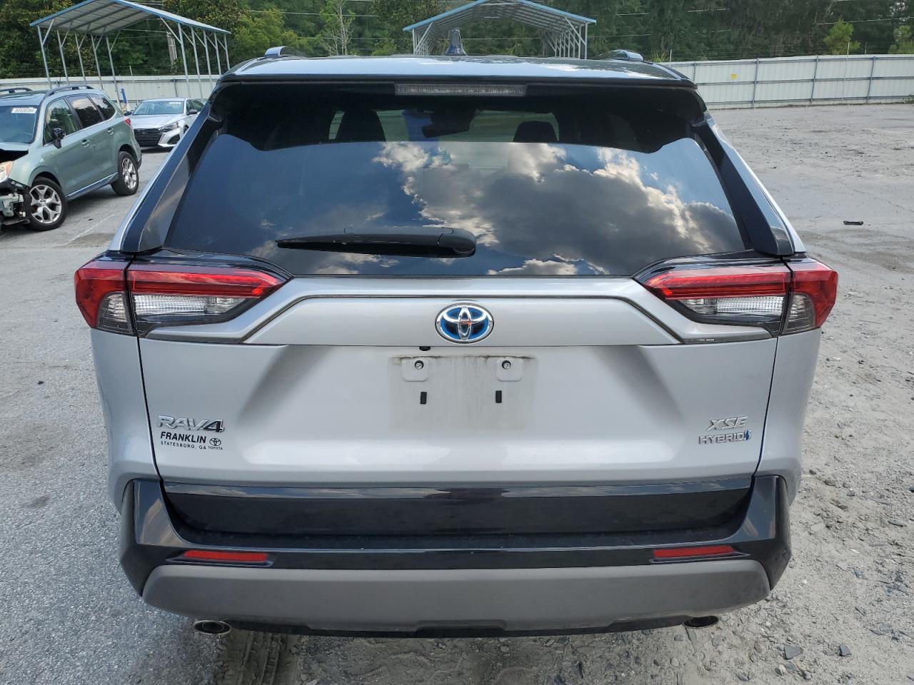 2T3E6RFV8MW008120 2021 Toyota Rav4 Xse