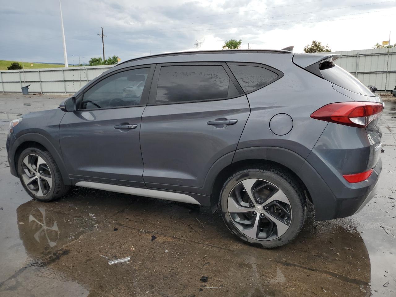 2018 Hyundai Tucson Value vin: KM8J3CA23JU791367