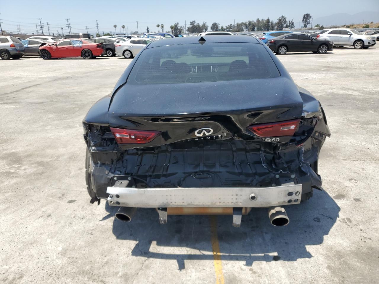 JN1CV7EK6HM111273 2017 Infiniti Q60 Base