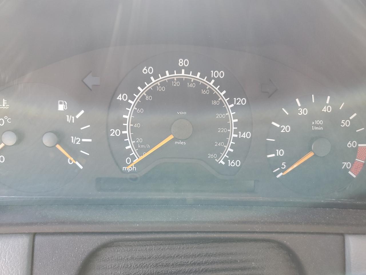 WDBJH65F1XA746568 1999 Mercedes-Benz E 320