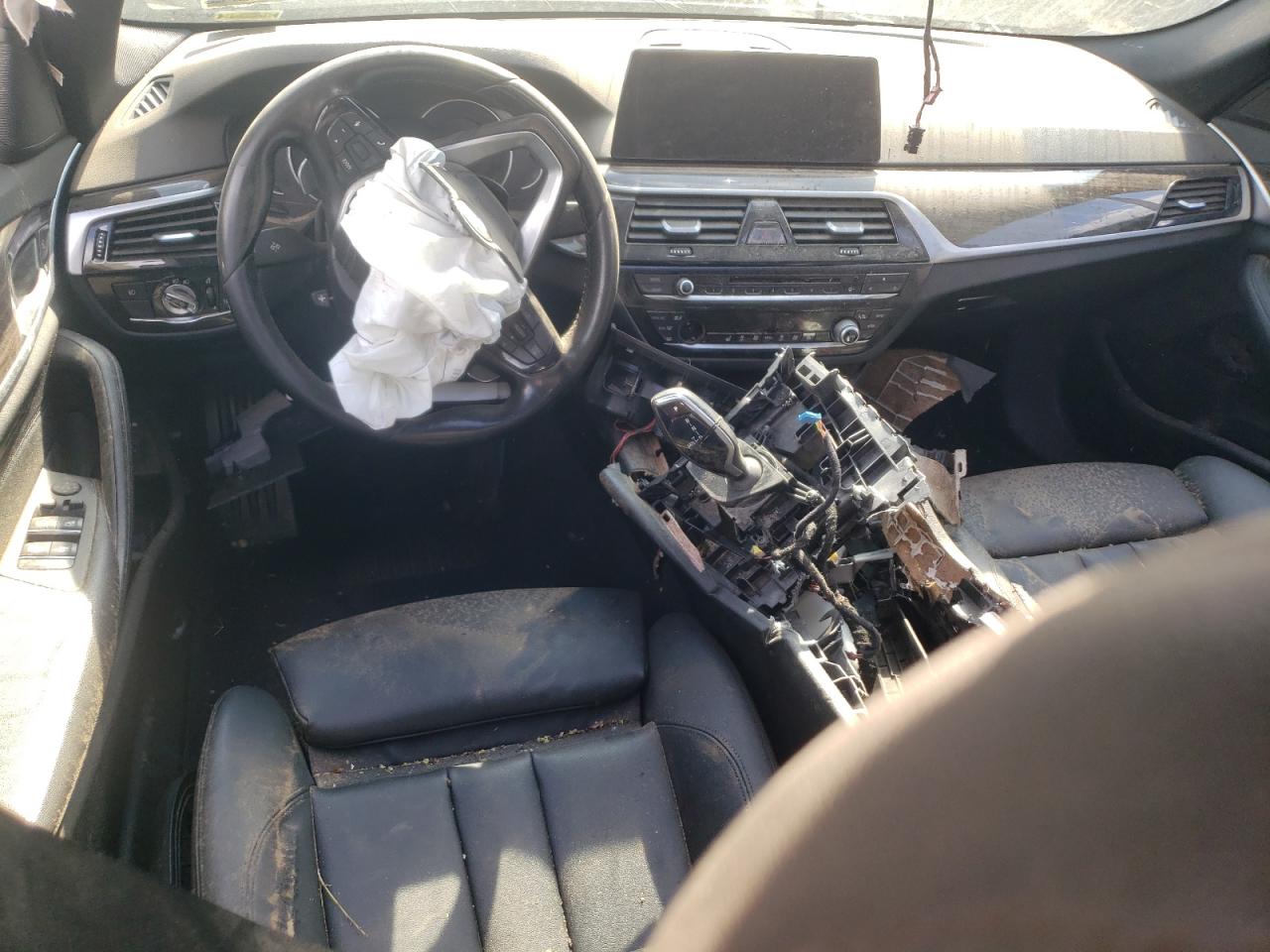 WBAJA9C54JB033356 2018 BMW 530E