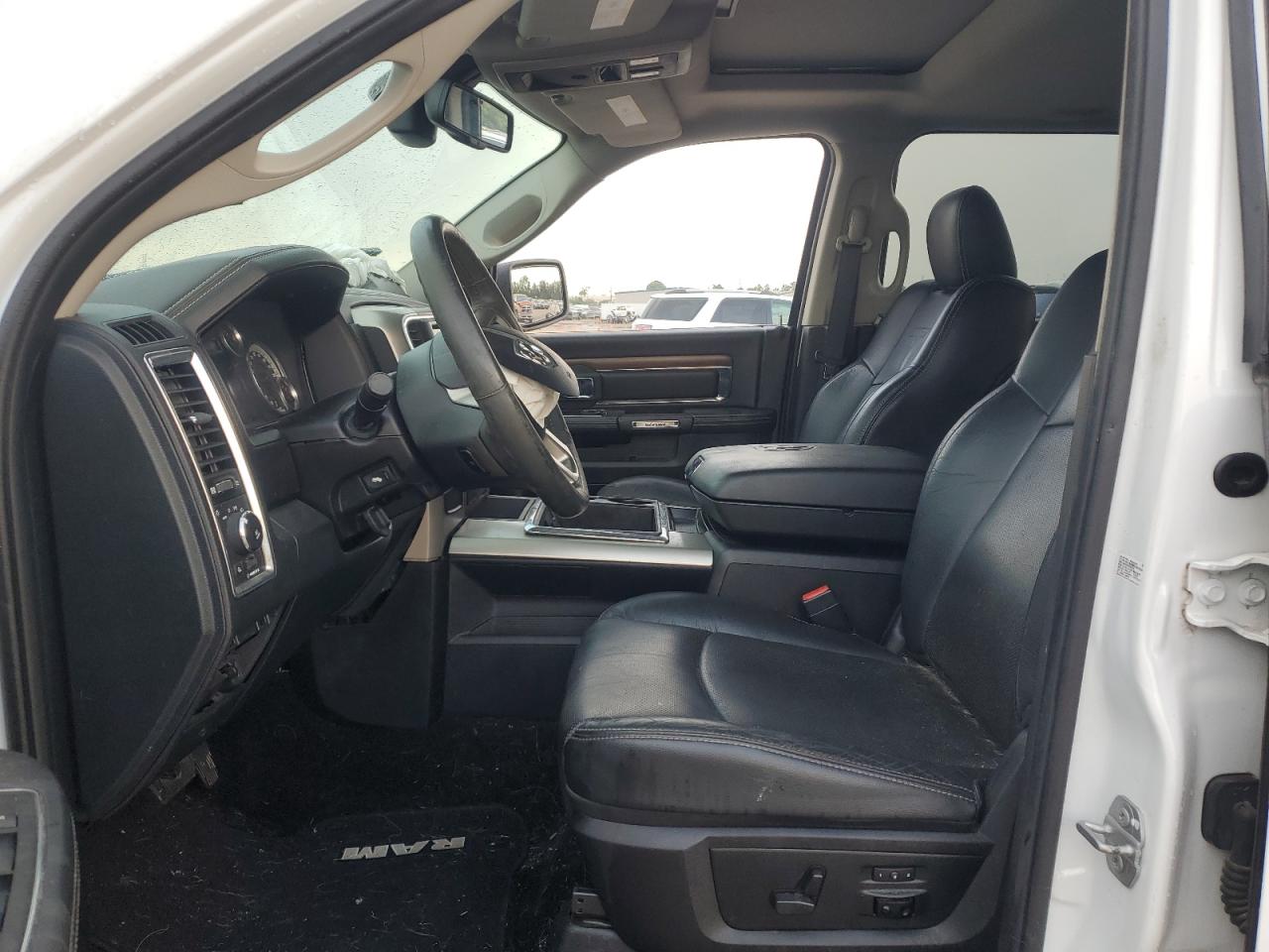 1C6RR6NT8FS669012 2015 Ram 1500 Laramie