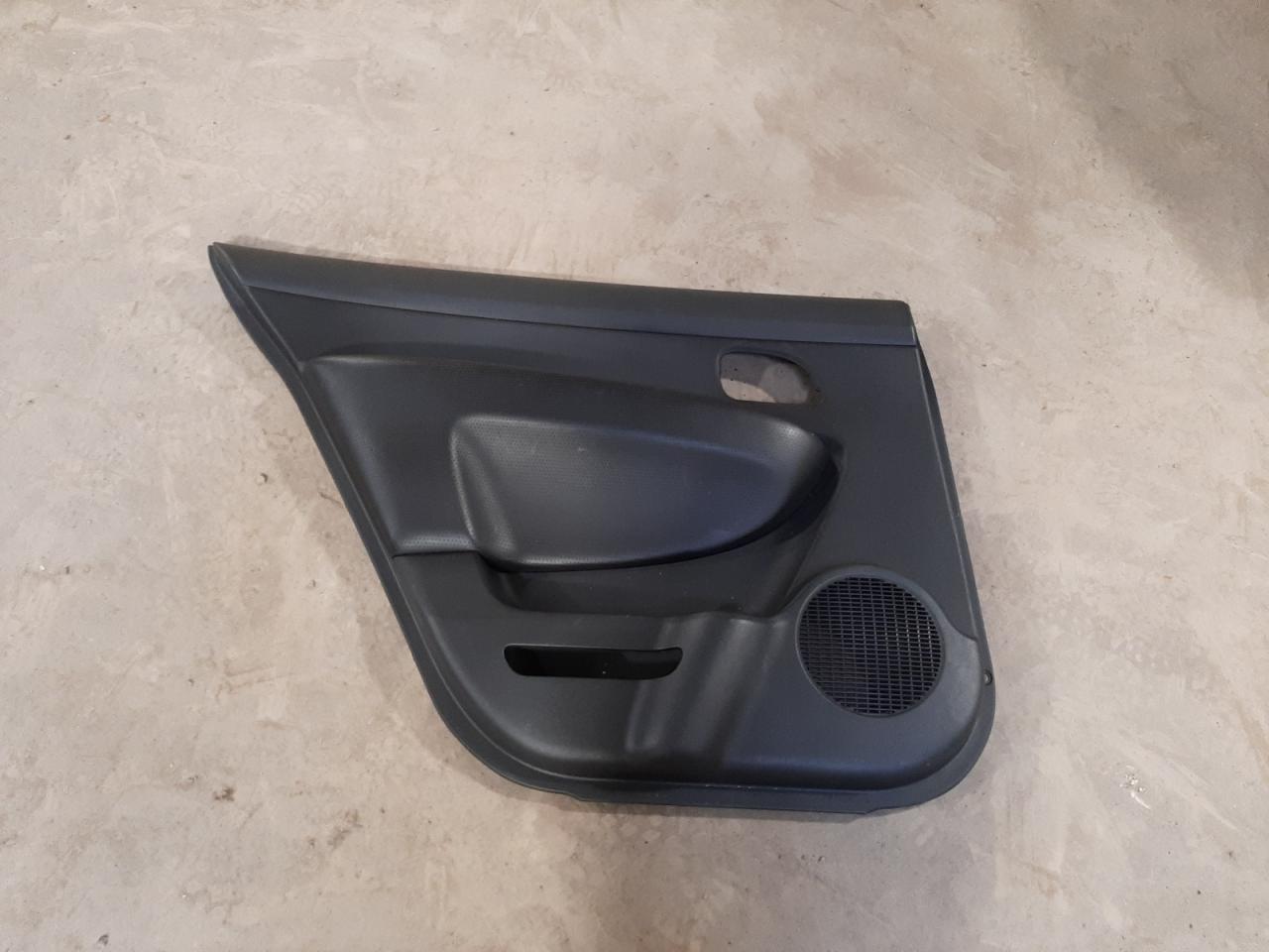 KNAFG529297279838 2009 Kia Rondo Base