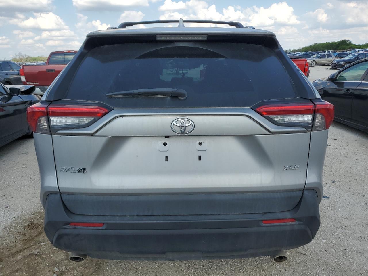 2T3C1RFV4MC088913 2021 Toyota Rav4 Xle Premium