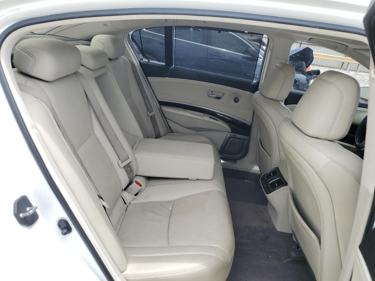 JH4KC1F96GC000586 2016 Acura Rlx Advance