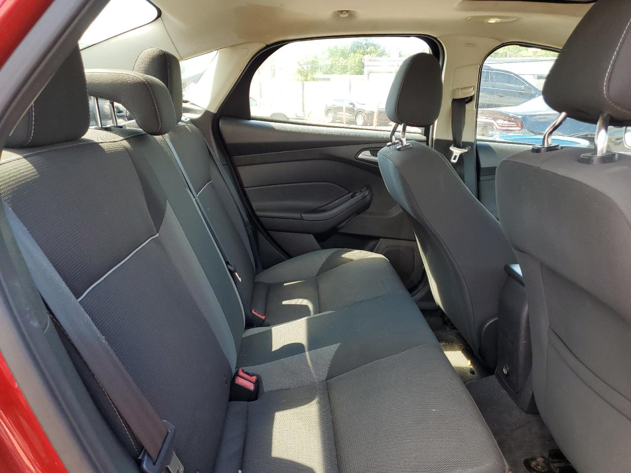 1FAHP3F29CL272662 2012 Ford Focus Se