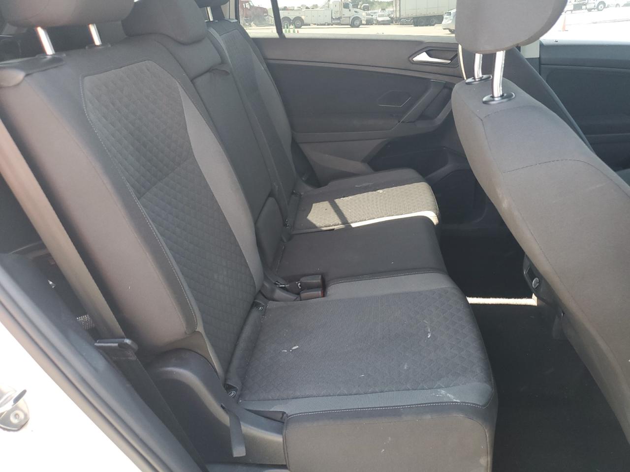 3VV1B7AX1KM138019 2019 Volkswagen Tiguan S