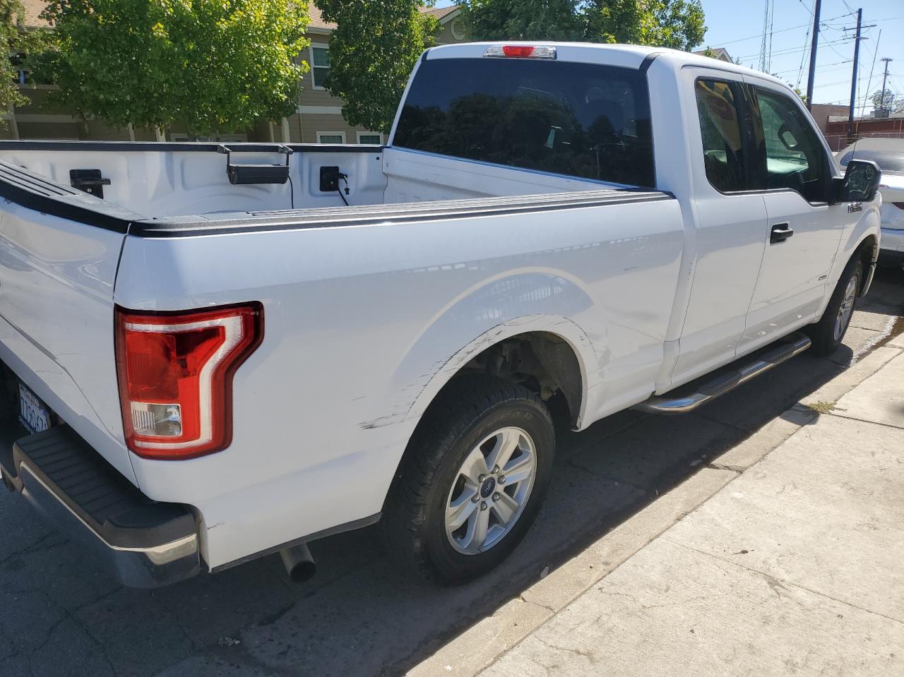 2017 Ford F150 Super Cab vin: 1FTEX1CG2HKE39765