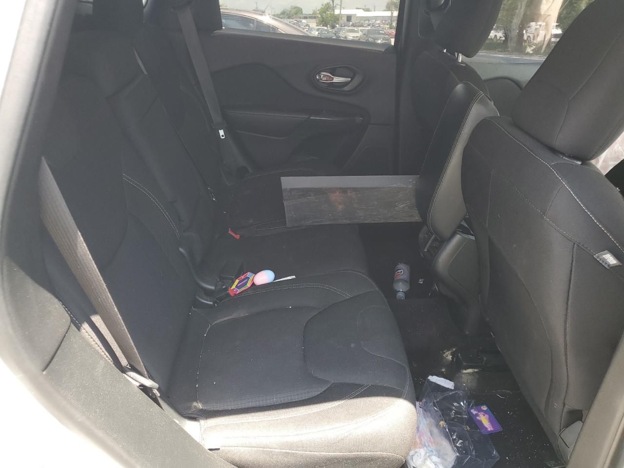 1C4PJMCB9GW341503 2016 Jeep Cherokee Latitude