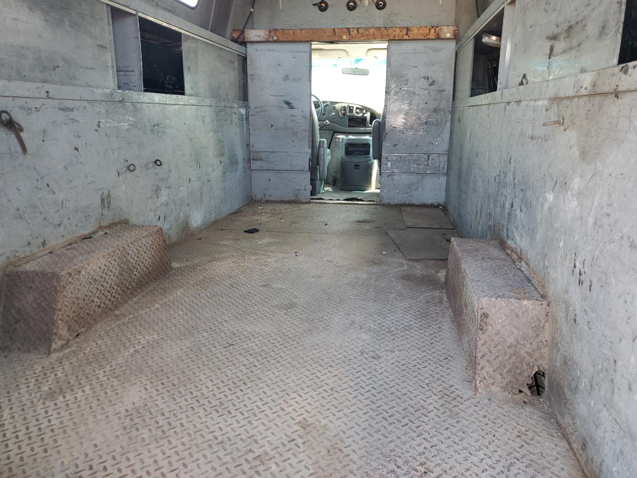 1FDXE45P14HB29073 2004 Ford Econoline E450 Super Duty Cutaway Van