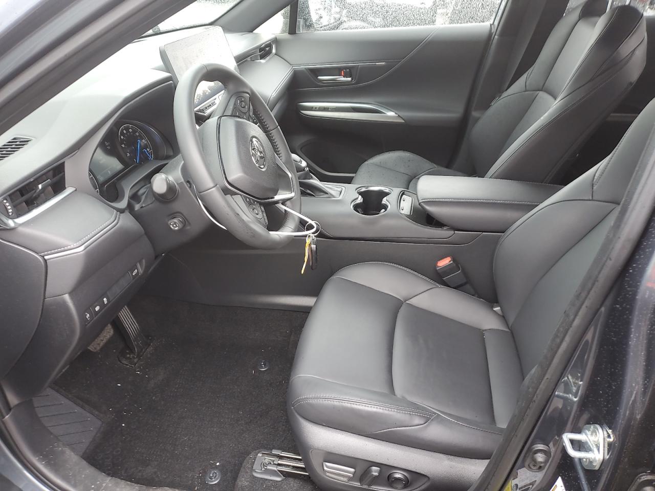 JTEAAAAH6PJ142865 2023 Toyota Venza Le