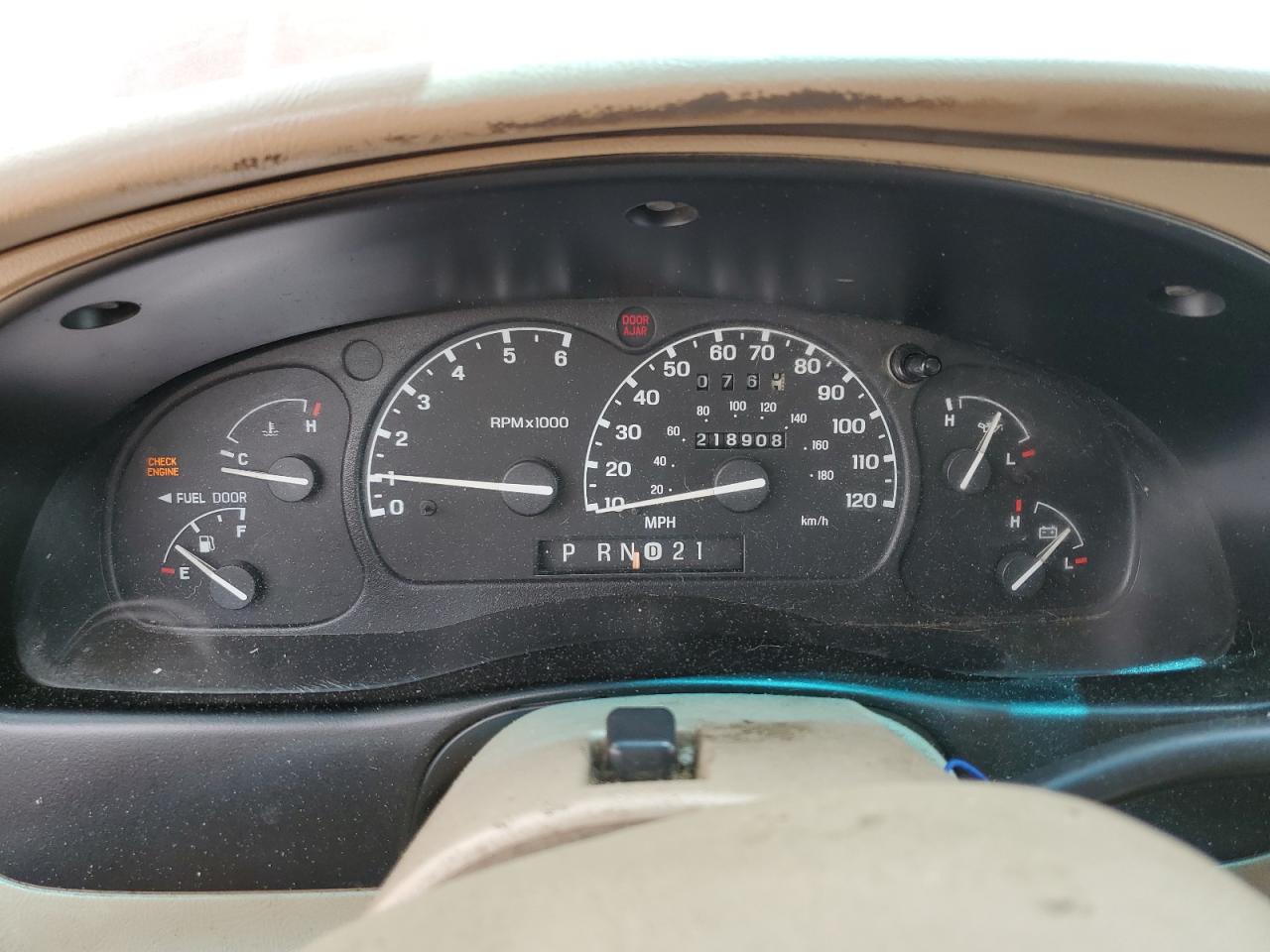 1FMDU75E3YZB45930 2000 Ford Explorer Limited