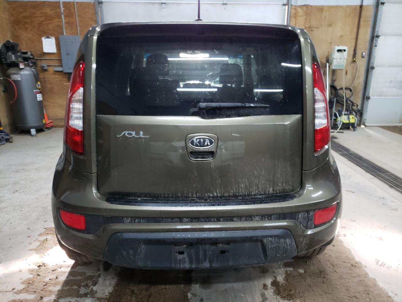 KNDJT2A6XC7462300 2012 Kia Soul +