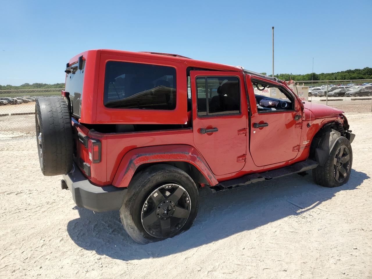 2014 Jeep Wrangler Unlimited Sahara vin: 1C4BJWEG0EL106842