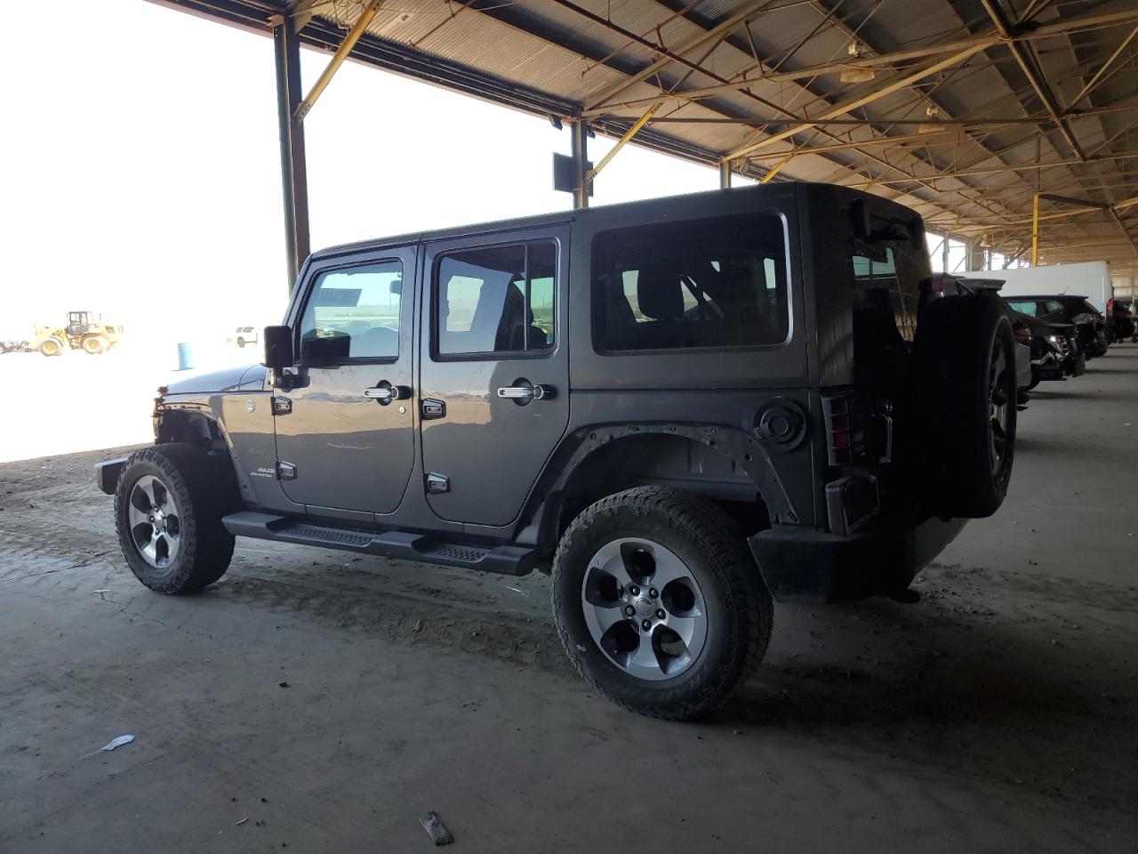 1C4BJWEG4HL666108 2017 Jeep Wrangler Unlimited Sahara