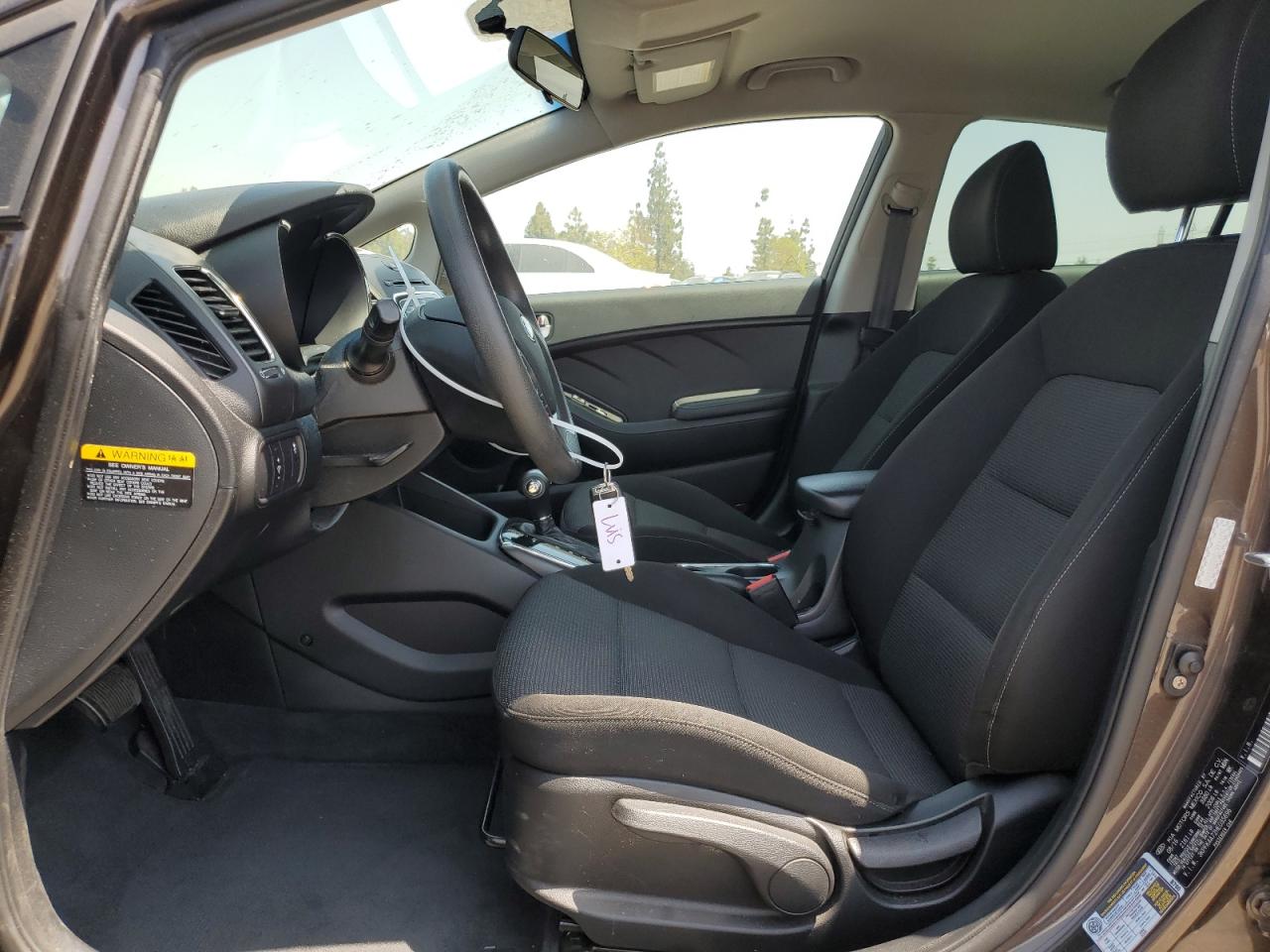 3KPFK4A72HE035696 2017 Kia Forte Lx