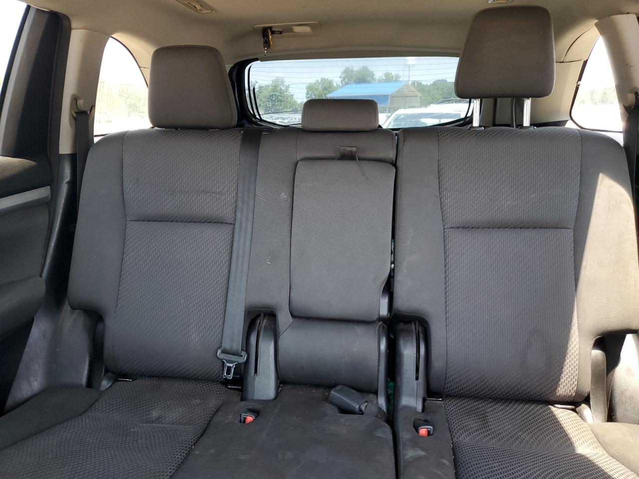 5TDBZRFH4HS428517 2017 Toyota Highlander Le