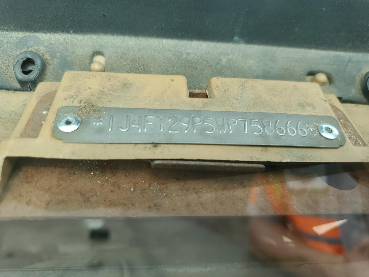 1J4FY29P5WP758666 1998 Jeep Wrangler / Tj Se