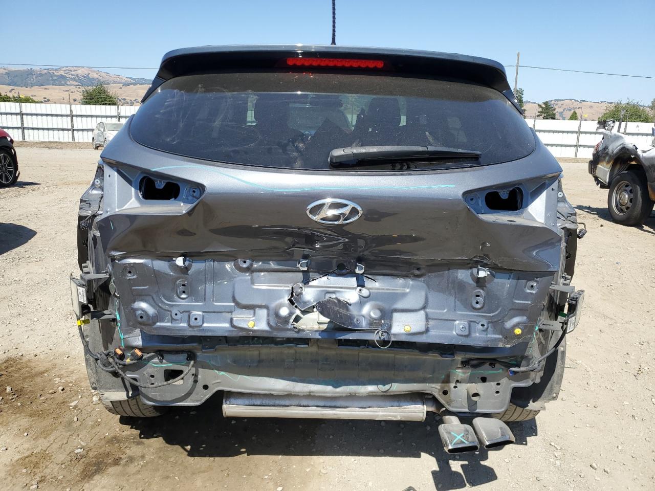 KM8J33A21HU485570 2017 Hyundai Tucson Limited