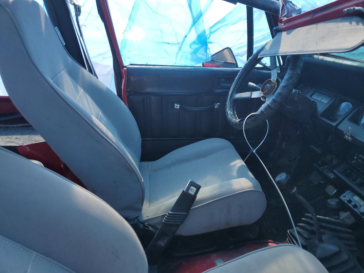 2J4FY69S4NJ538555 1992 Jeep Wrangler / Yj Renegade