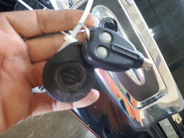 2015 HARLEY-DAVIDSON FLTRUSE CV 1HD1TAN1XFB950882