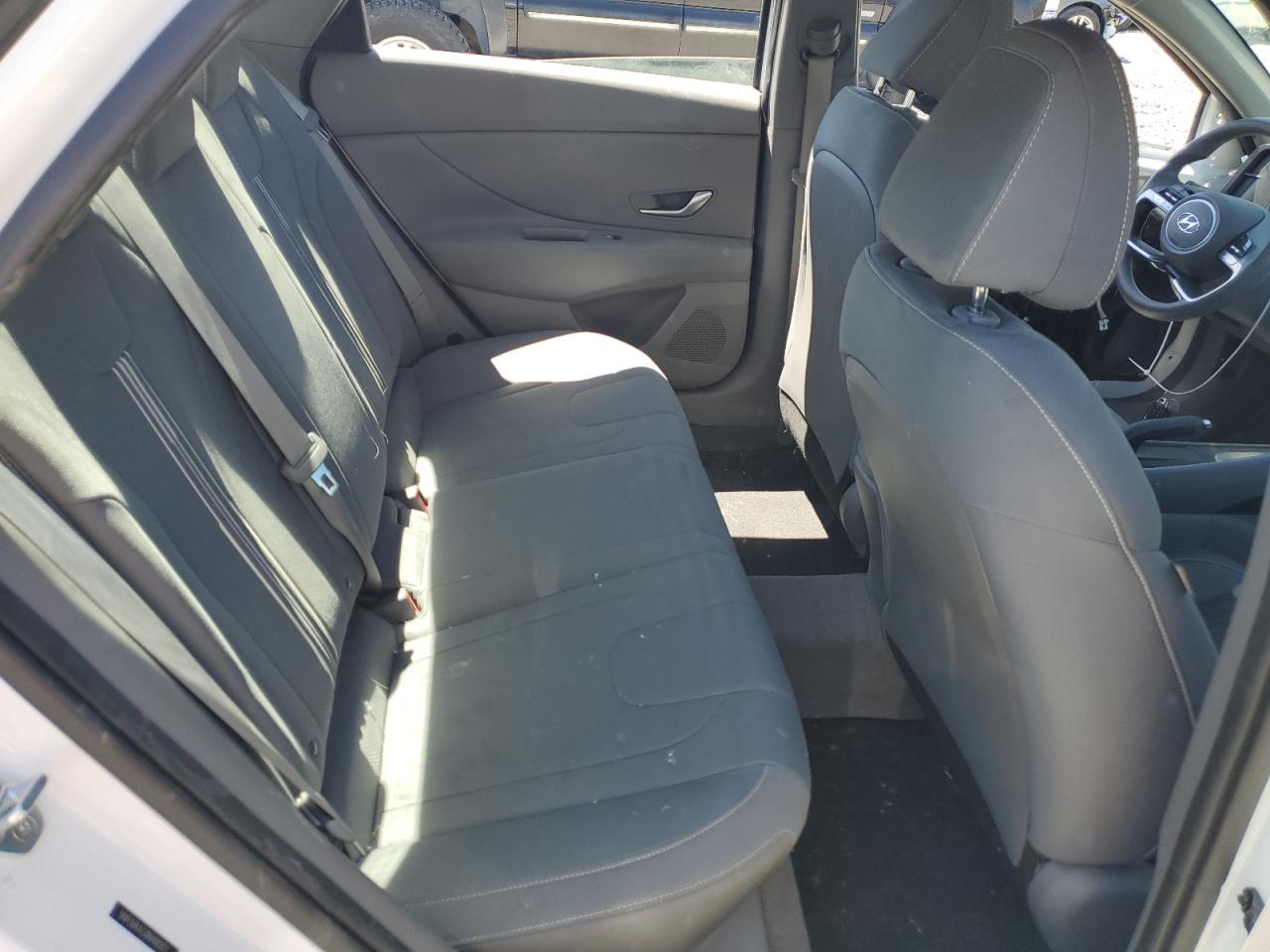 5NPLM4AG0NH081371 2022 Hyundai Elantra Sel