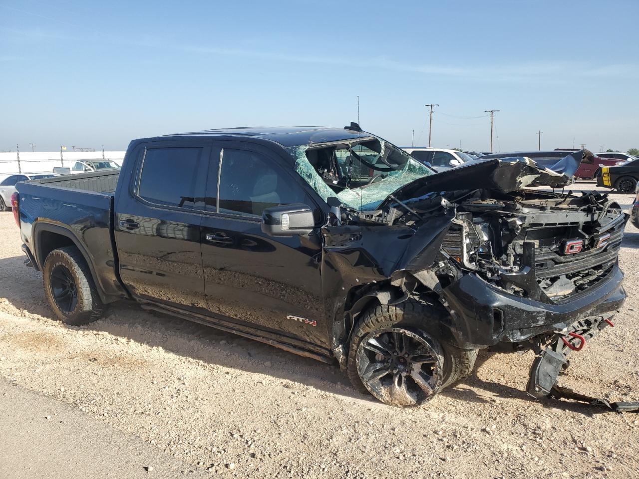 2022 GMC Sierra K1500 At4 vin: 1GTUUEET4NZ617992