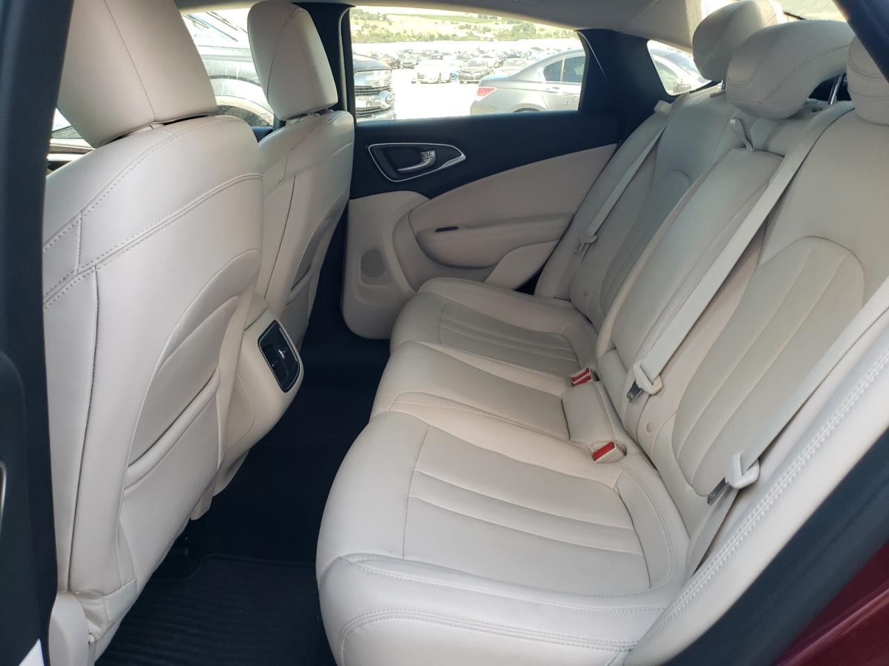 1C3CCCEG0GN105537 2016 Chrysler 200 C