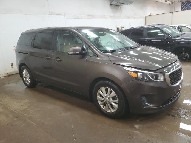 VIN KNDMB5C15H6324695 2017 KIA Sedona, LX no.4