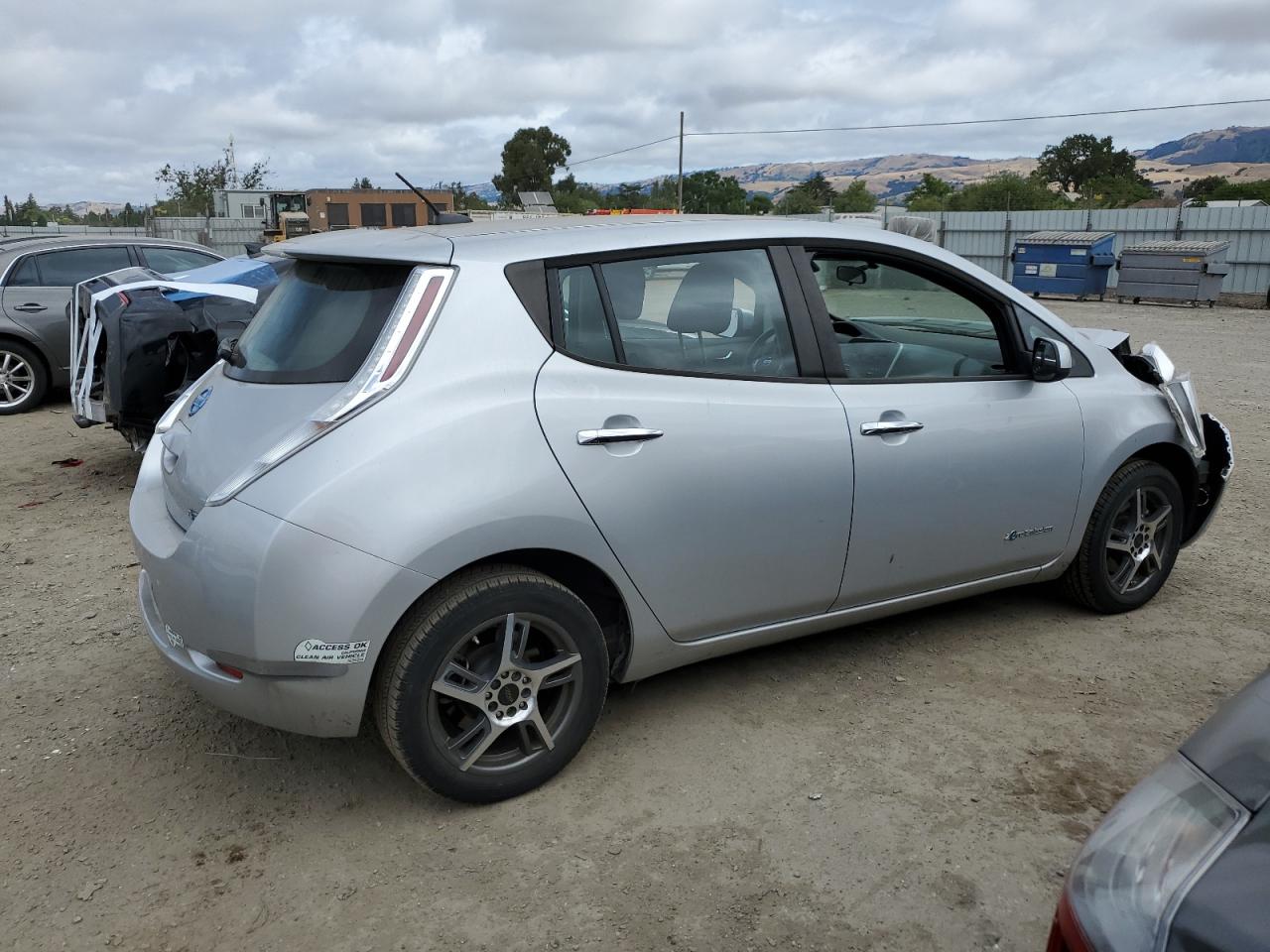 1N4AZ0CP9FC330994 2015 Nissan Leaf S