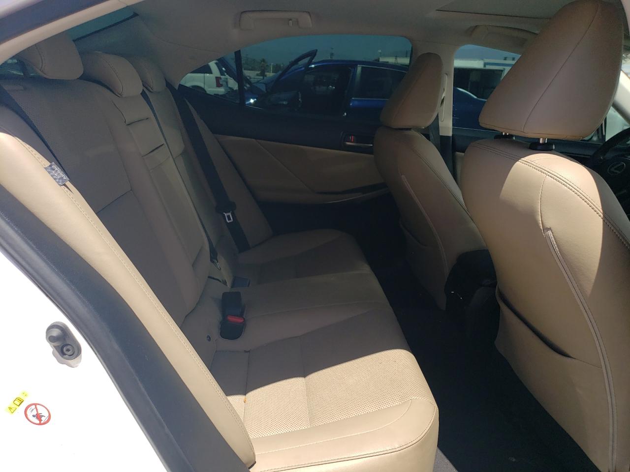 JTHBA1D25J5071852 2018 Lexus Is 300