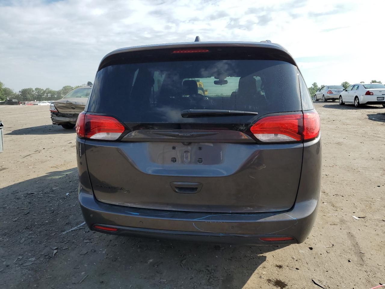 2C4RC1BG7JR165419 2018 Chrysler Pacifica Touring L