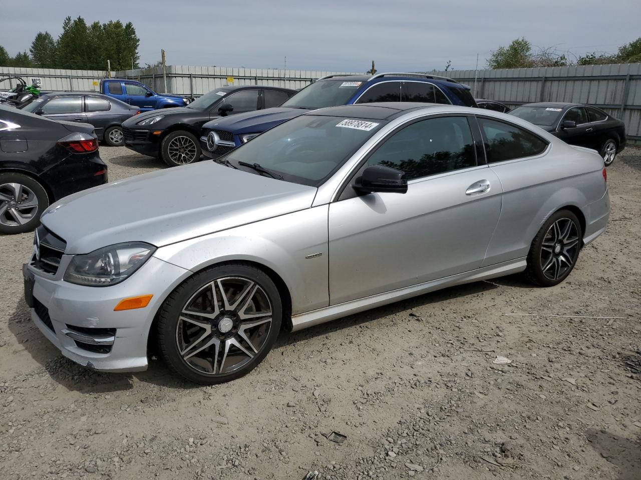 2014 Mercedes-Benz C 250 vin: WDDGJ4HB9EG183704